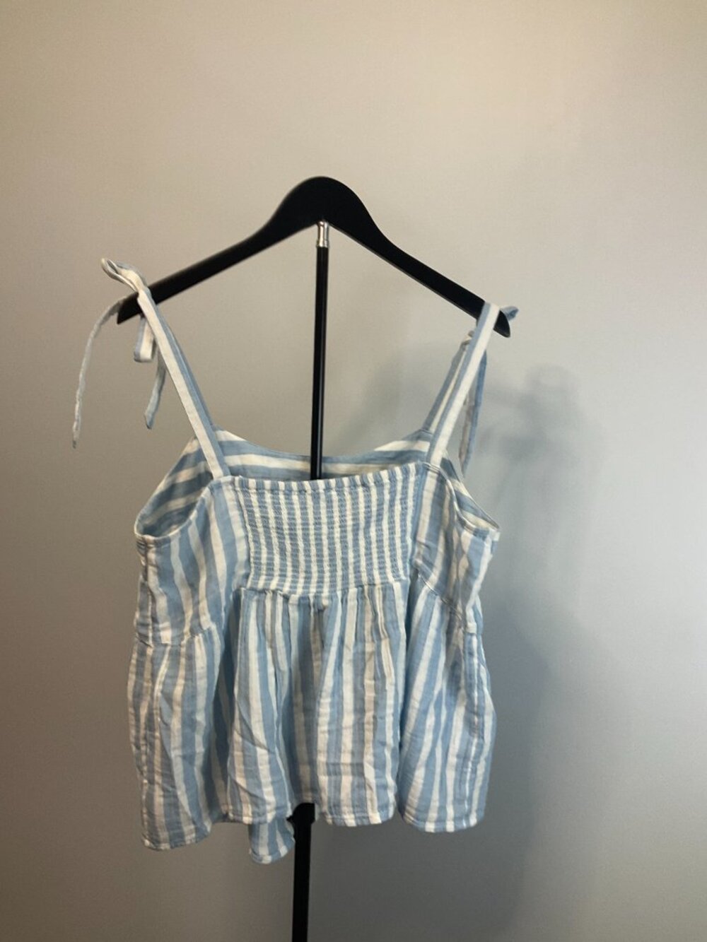 Old Navy Women's Large Blue & White Striped Tie Strap Peplum Tank Top - Picture 2 of 2